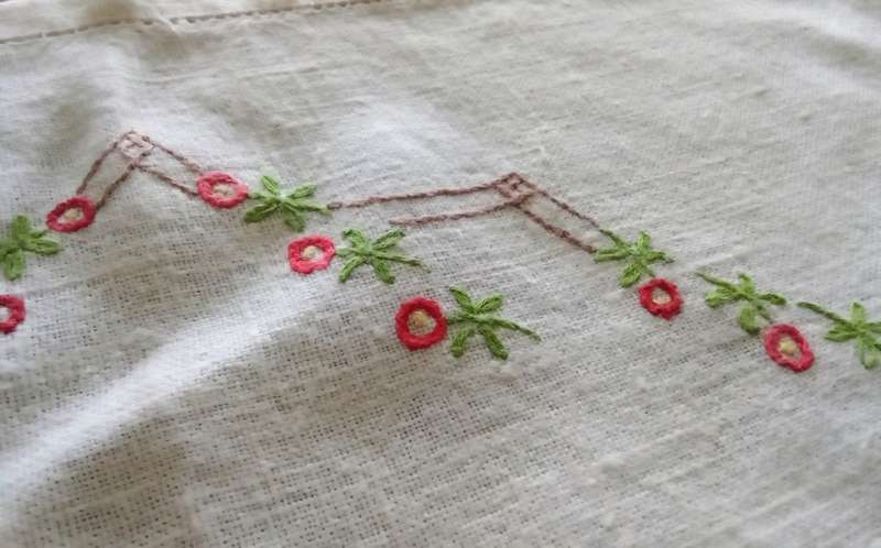 Pretty vintage embroidered tray cloth - 43cms across