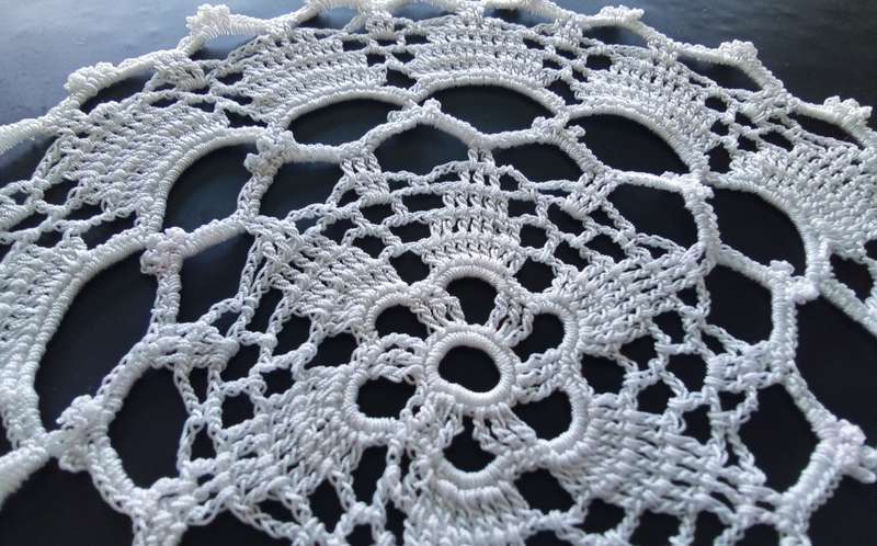 Lovely vintage doilies 22cms across