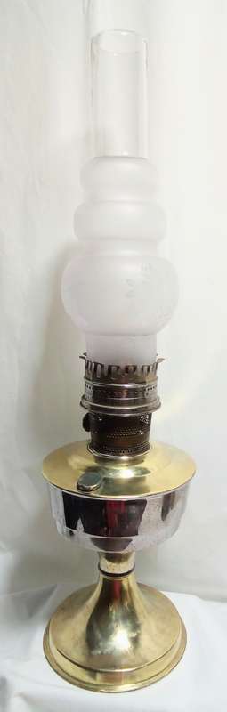 Stunning Aladdin lamp with glass chimney