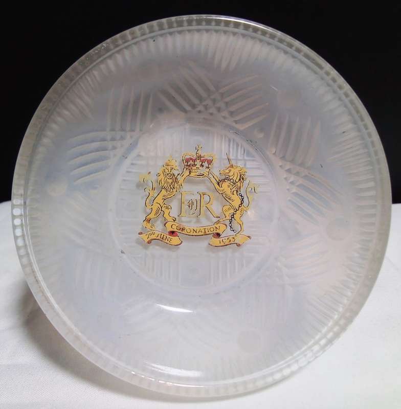 Lovely little Queen Elizabeth coronation memento bowl