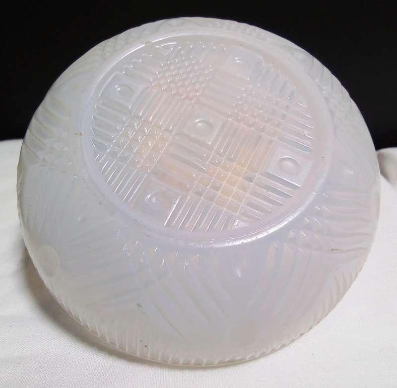 Lovely little Queen Elizabeth coronation memento bowl