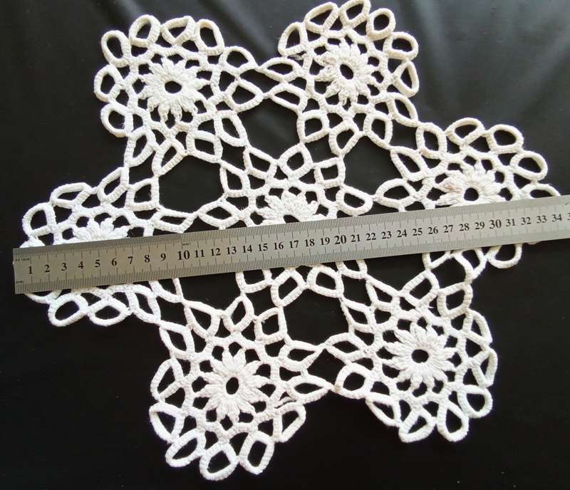Lovely white vintage tatting/crocheted doily nr.1