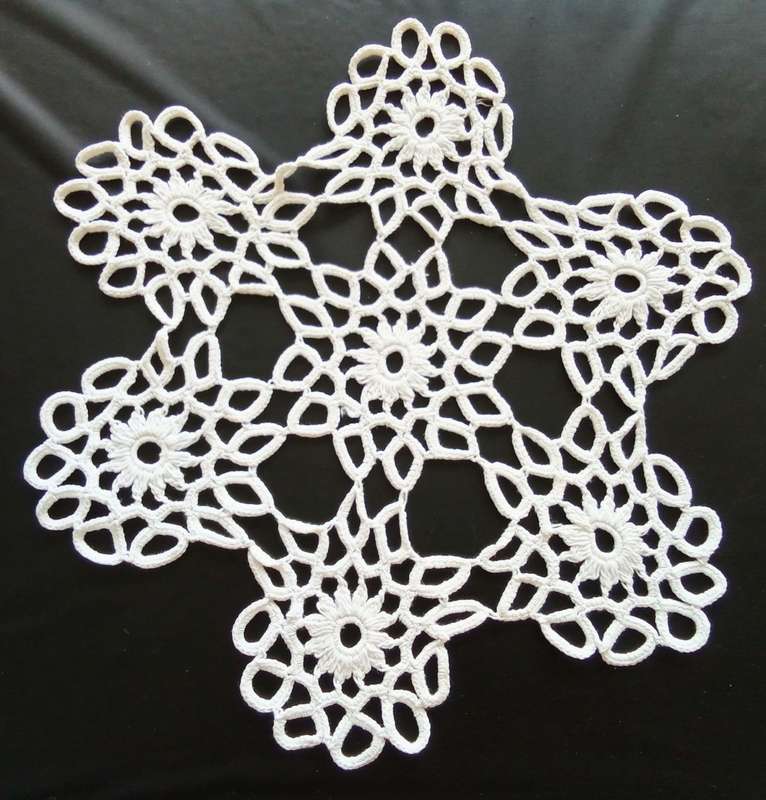 Lovely white vintage tatting/crocheted doily nr.2