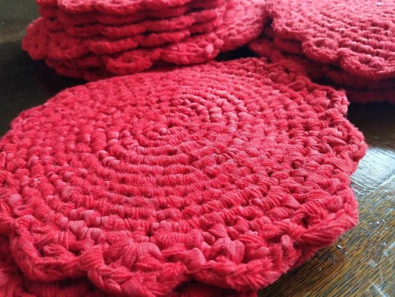 15 Charming vintage bright red crocheted placemats