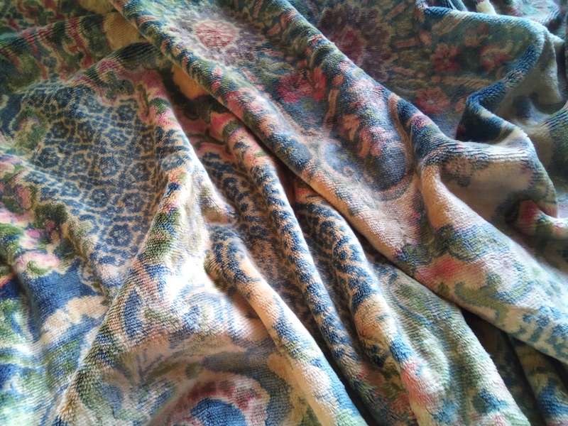 Stunning vintage Italian wedding throw