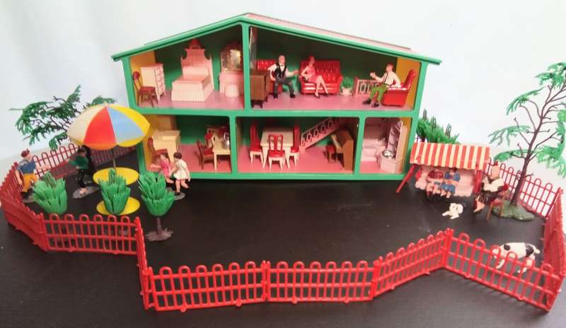 VINTAGE 1950`s BLUE BOX DOLL`S HOUSE Including FURNITURE AND FIGURES!!