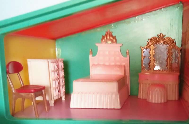 VINTAGE 1950`s BLUE BOX DOLL`S HOUSE Including FURNITURE AND FIGURES!!