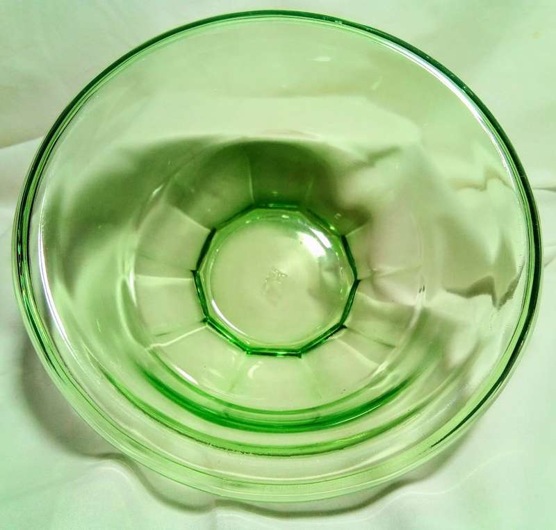 Stunning Vintage Rest Well Green Uranium glass mixing bowl by HAZEL-ATLAS (c.1929)