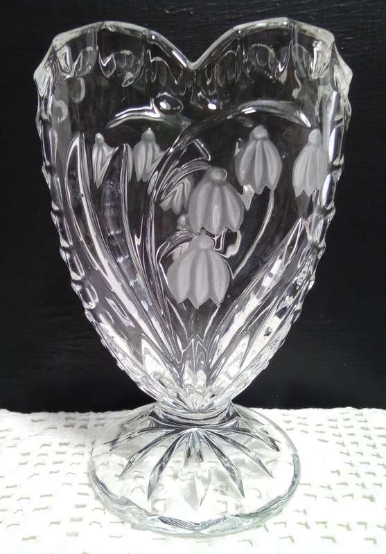 Vintage Bleikristall vase `Lily of the valley` (Anna Hutte)
