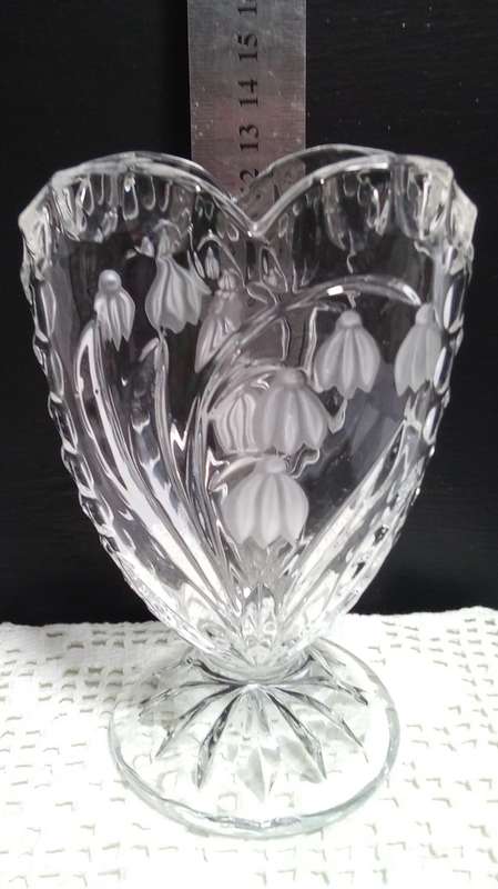 Vintage Bleikristall vase `Lily of the valley` (Anna Hutte)