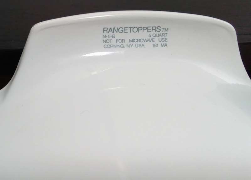 Lovely Corning ware blue cornflower rangetopper N-5-B