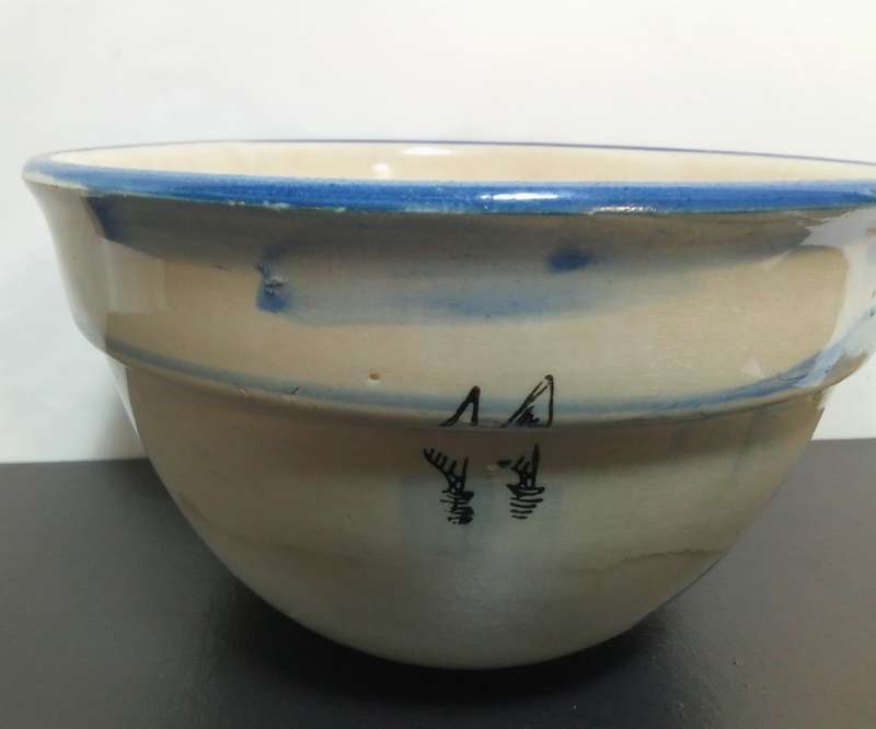 Antique hand painted (believed to be Delft) bowl