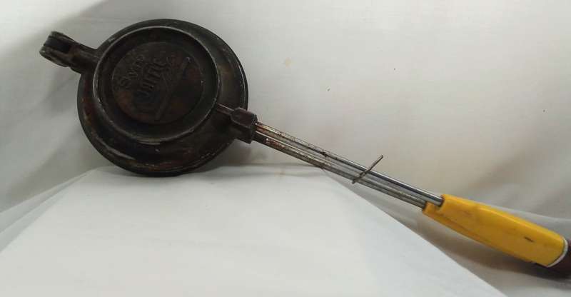 Vintage Skyline Jaffle iron