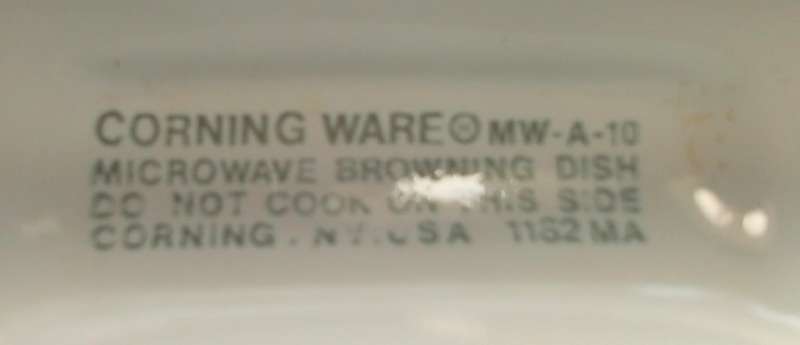 CorningWare MW-A-10 Microwave Browning Dish with Lid