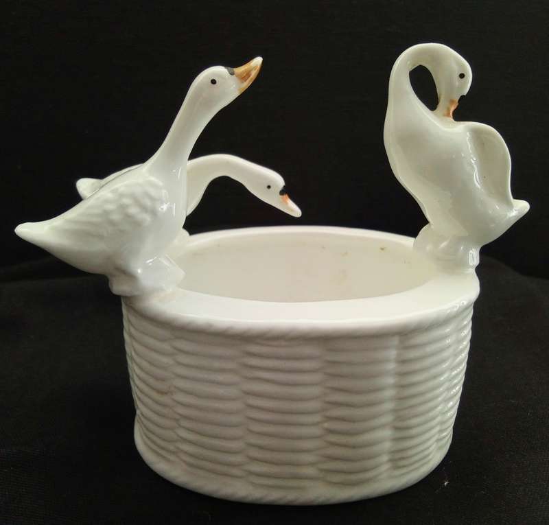 Gorgeous small Royal Ascot Florentine porcelain dish with 3 geese