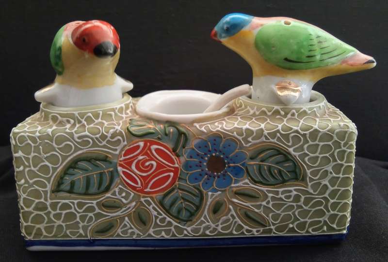 Vintage Takito Kutani Japanese Porcelain Bobbing bird Salt Pepper Shaker