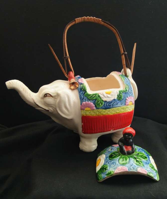 Japanese Banko Ware `Elephant` teapot, c.1920-30 - With rattan handle