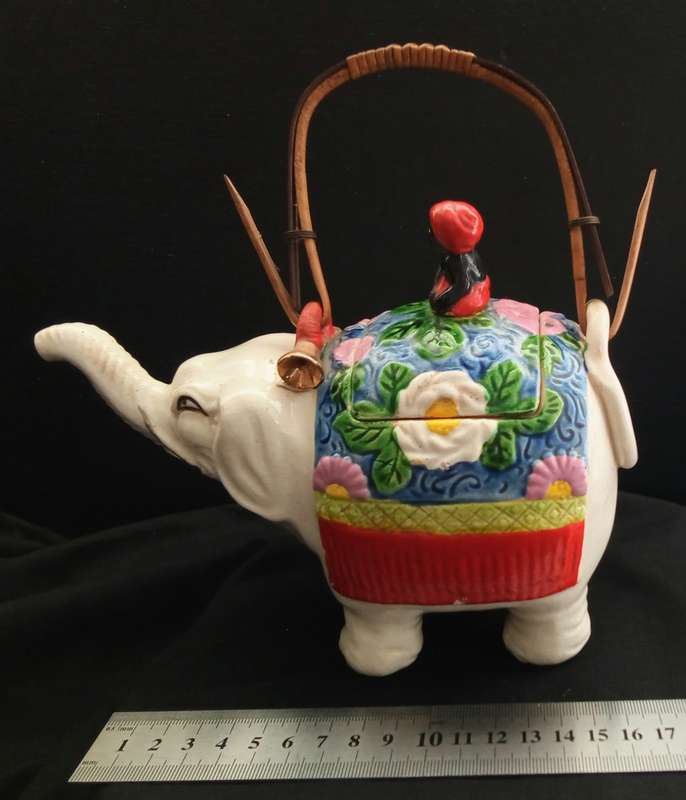 Japanese Banko Ware `Elephant` teapot, c.1920-30 - With rattan handle