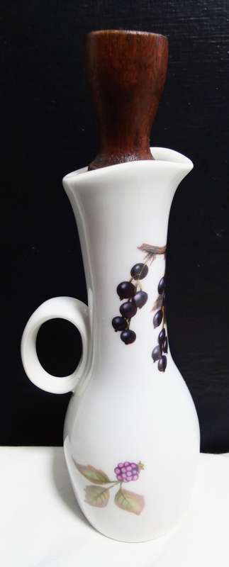 Beautiful ROYAL WORCESTER EVESHAM VINEGAR/OIL CRUET with stopper