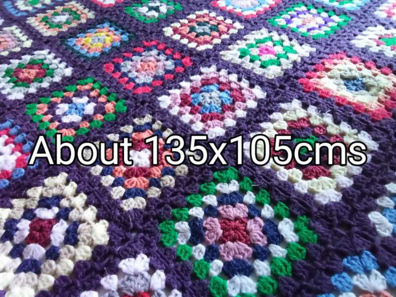 Stunning little hand crocheted blanket (About 105x135cms)
