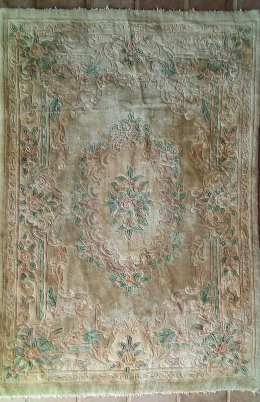 A lovely vintage (possibly antique) Chinese rug in muted colours (2.75x1.83m)