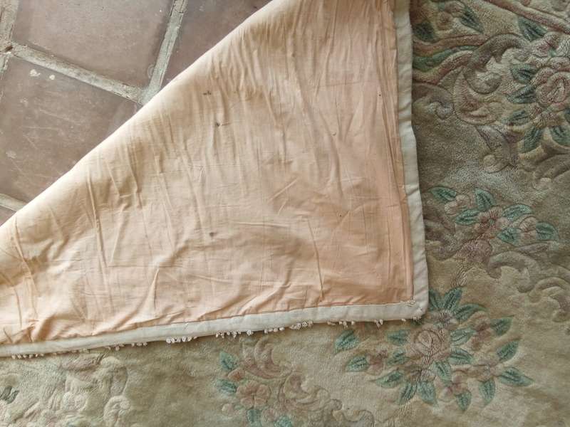 A lovely vintage (possibly antique) Chinese rug in muted colours (2.75x1.83m)