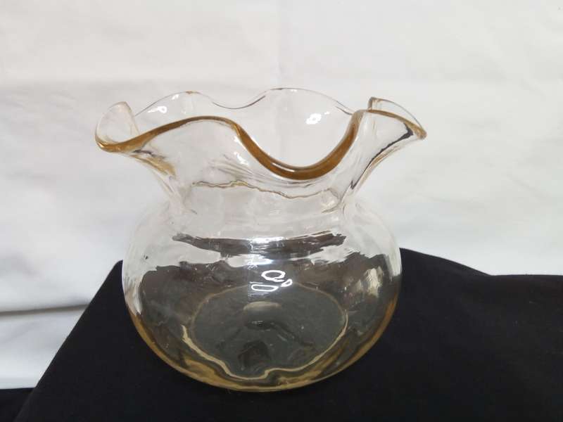 Beautiful Vintage small hand made glass vase