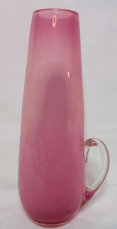 Stunning vintage pink glass vase