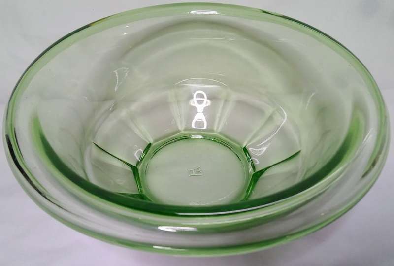 Vintage Hazel Atlas Rest-Well Mixing Bowl Green uranium glass C. 1929