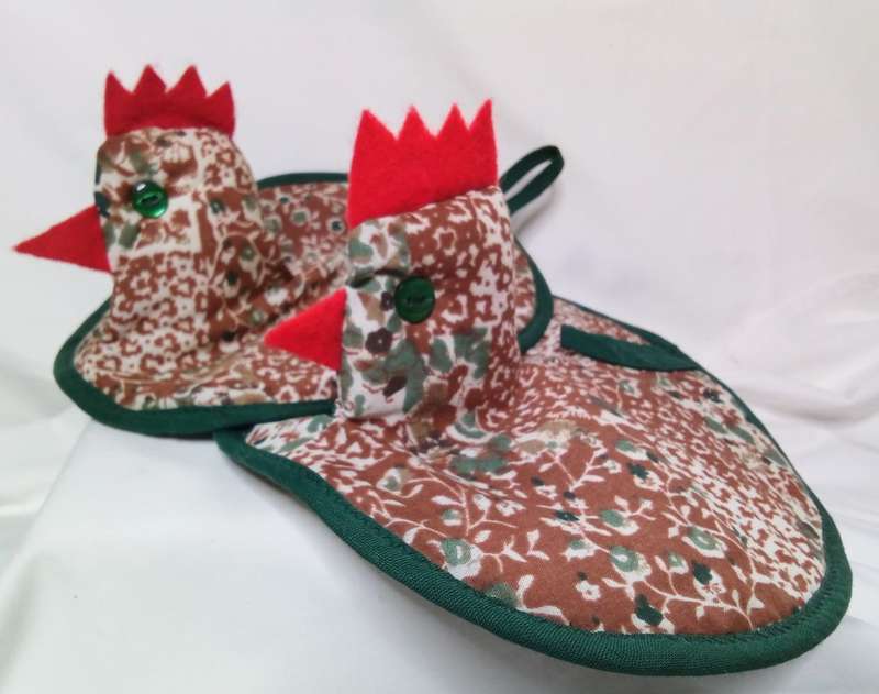Cutest vintage chicken oven pot holders