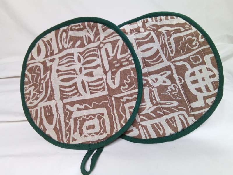 Cutest vintage chicken oven pot holders