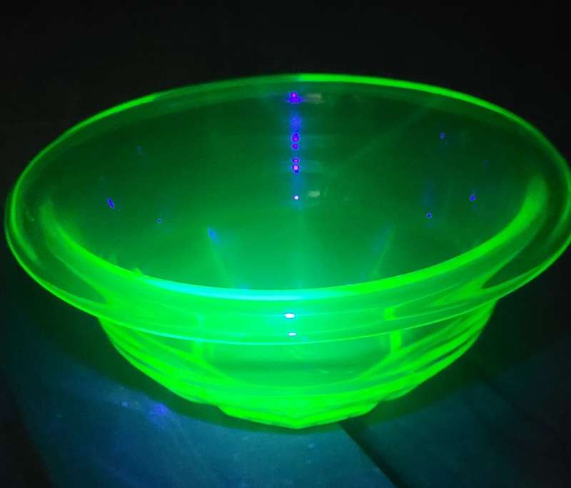 Vintage Hazel Atlas Rest-Well Mixing Bowl Green uranium glass C. 1929