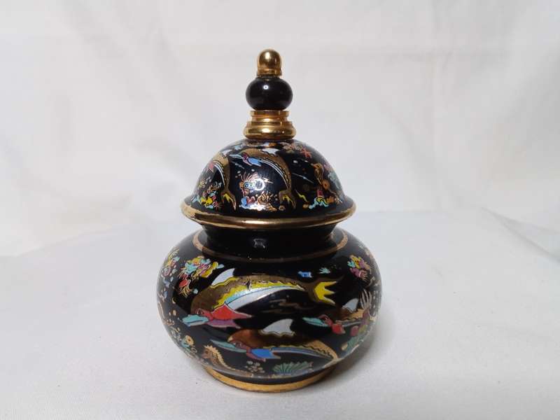 Vintage Venus Serie Perfume bottle black