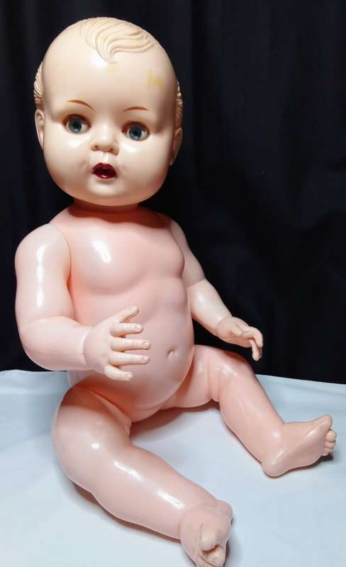 Beautiful large Kader doll