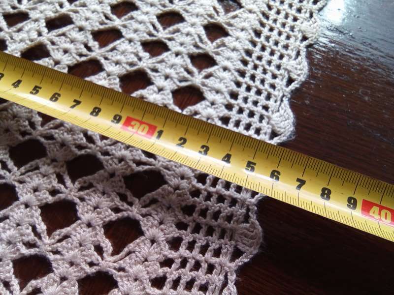 Gorgeous vintage crocheted table runner