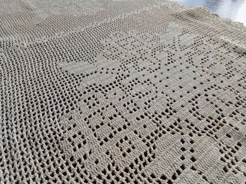 Exquisite!  Very fine vintage filet crocheted table runner.