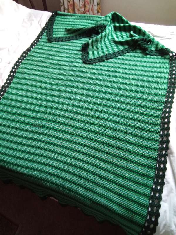 Stunning vintage hand crocheted blanket - quite dense and heavy