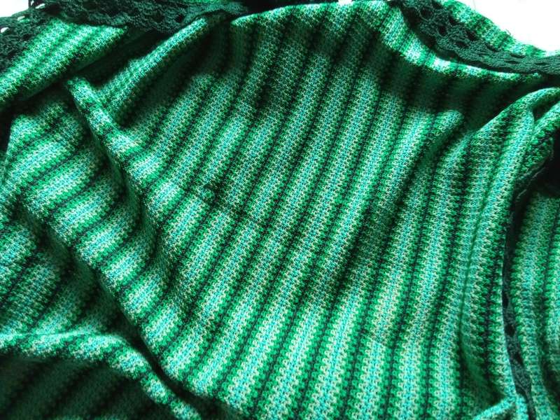 Stunning vintage hand crocheted blanket - quite dense and heavy