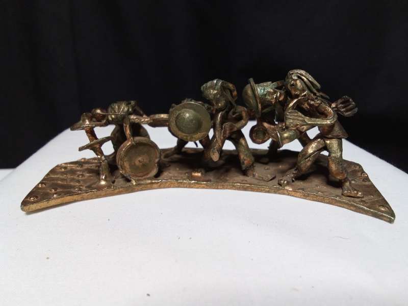 "Heavy metal" band - lovely little sculpture