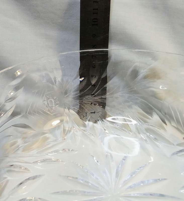 Stunning Vintage rose cut crystal glass bowl