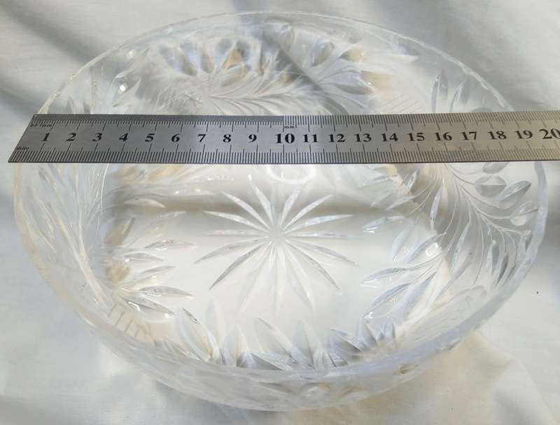Stunning Vintage rose cut crystal glass bowl
