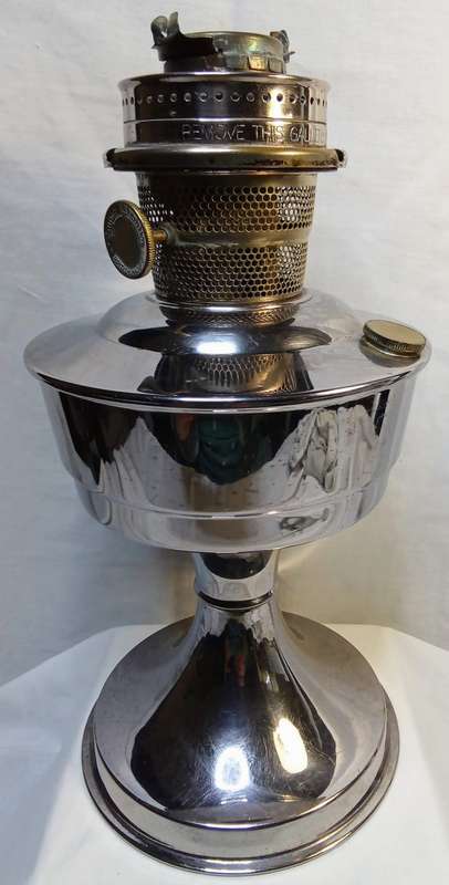 Vintage Aladdin lamp in very good condition