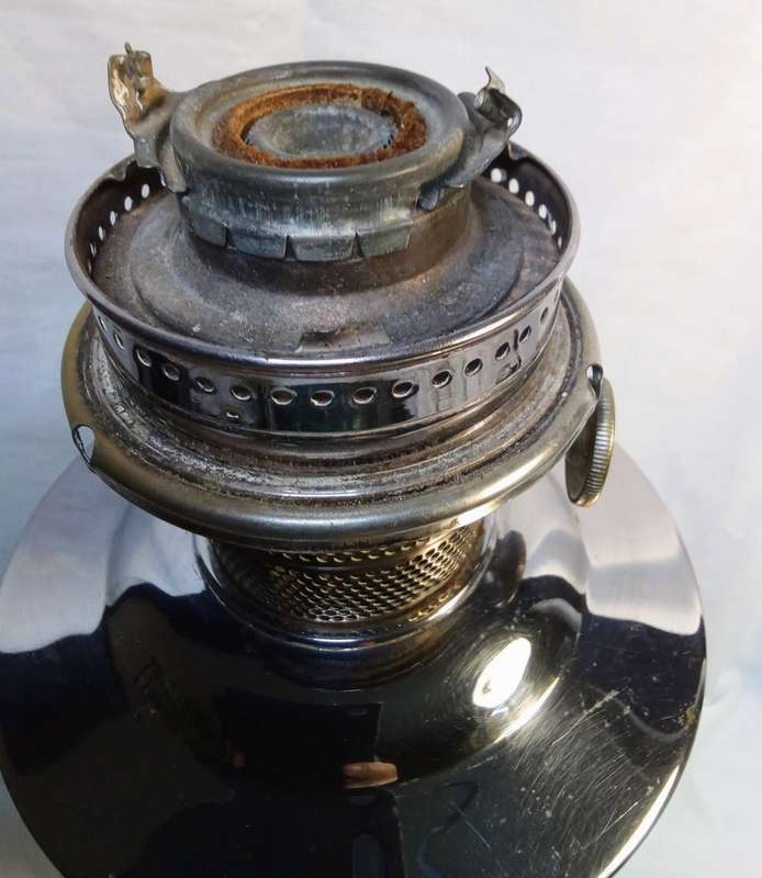 Vintage Aladdin lamp in very good condition