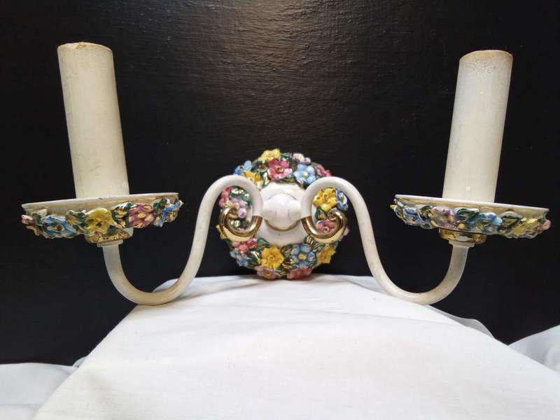 Very pretty vintage light fitting