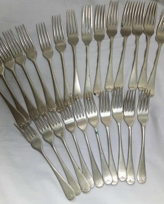 25 Vintage silver plated forks
