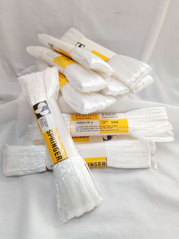 Vintage white synthetic raffia from Germany 10x20gr