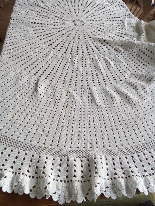 Stunning large white vintage hand crocheted round tablecloth