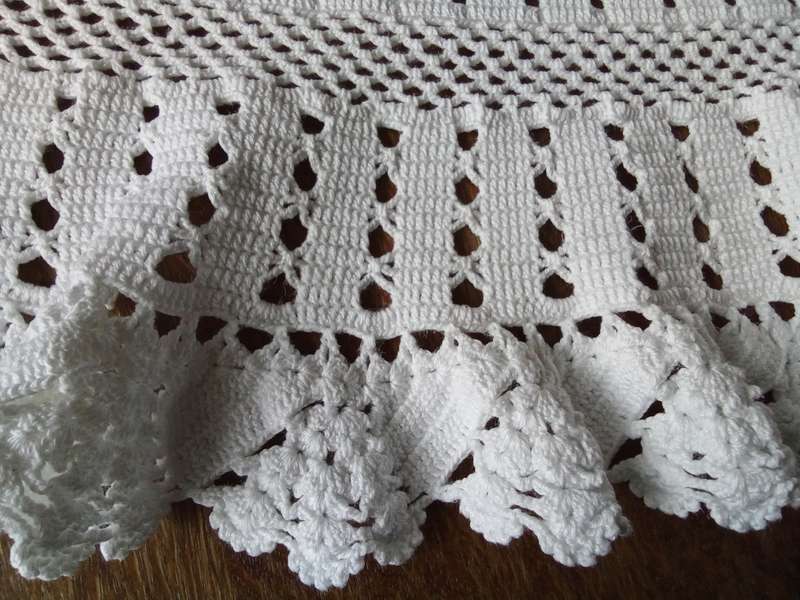 Stunning large white vintage hand crocheted round tablecloth