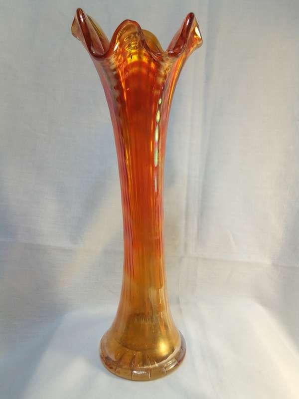 Pretty Vintage carnival glass vase
