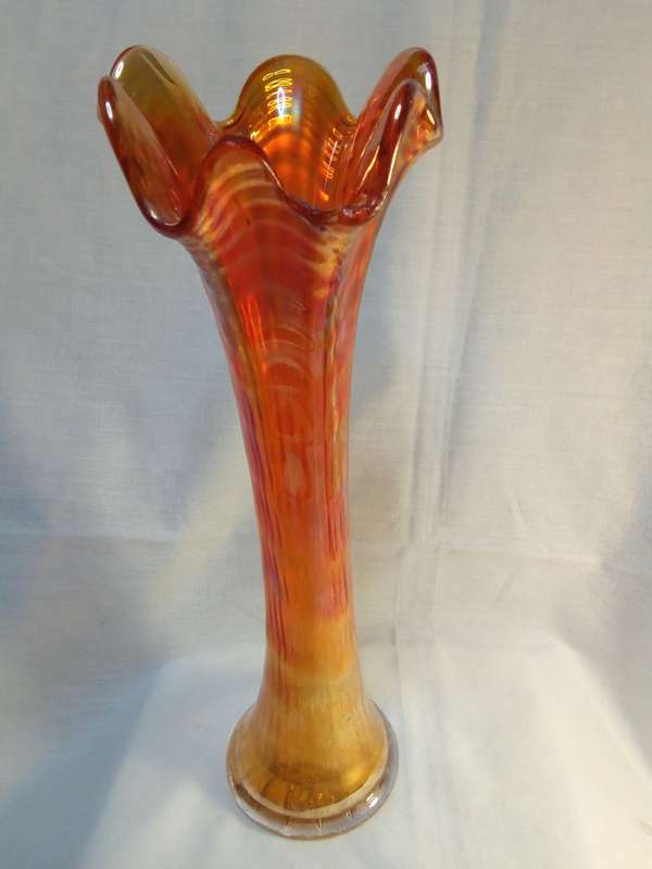 Pretty Vintage carnival glass vase